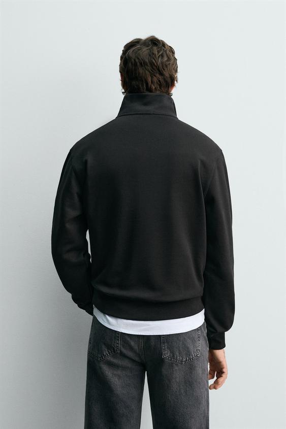 BASIC QUARTER-ZIP SWEATSHIRT