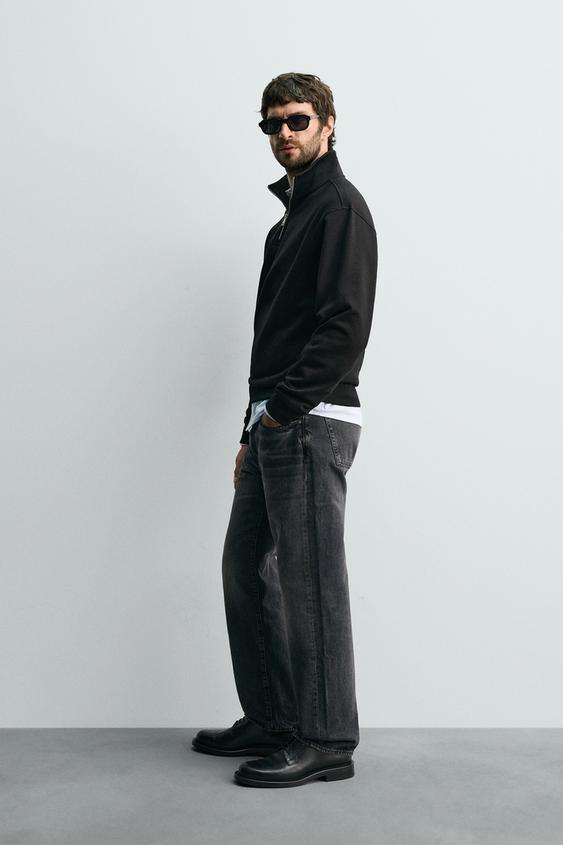 BASIC QUARTER-ZIP SWEATSHIRT